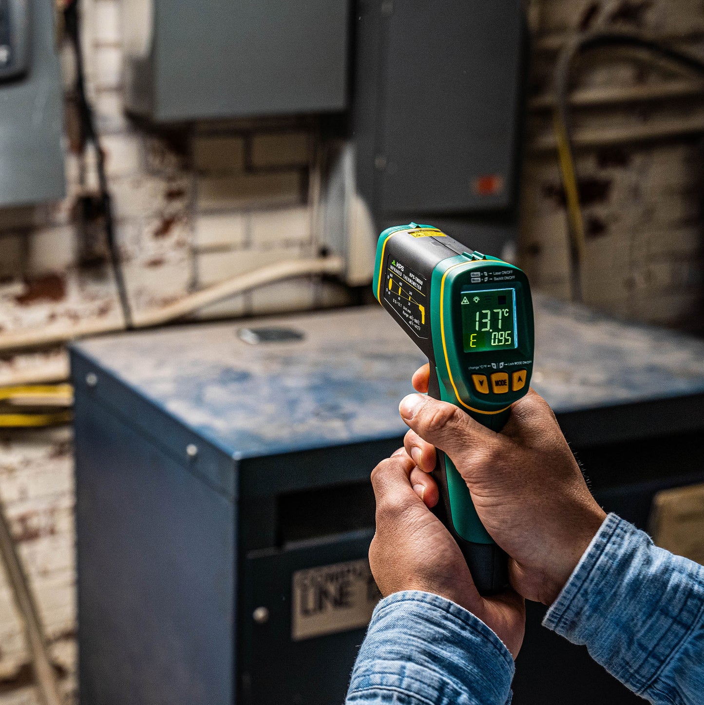 Termómetro infrarrojo sin contacto KPS TM800